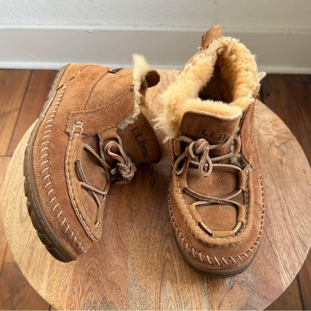 L.L. Bean Wicked Good Lodge Chukkas in Chesnut Suede Women’s sz: 7 - Picture 2 of 11